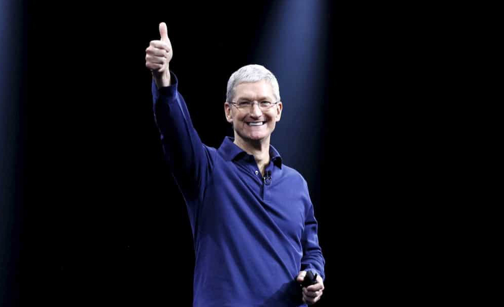 Cuánto dinero gana el CEO de Apple, Tim Cook La subvención de acciones tiene la respuesta