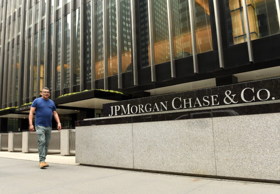 JPMorgan apunta a divisas latinoamericanas si Biden gana