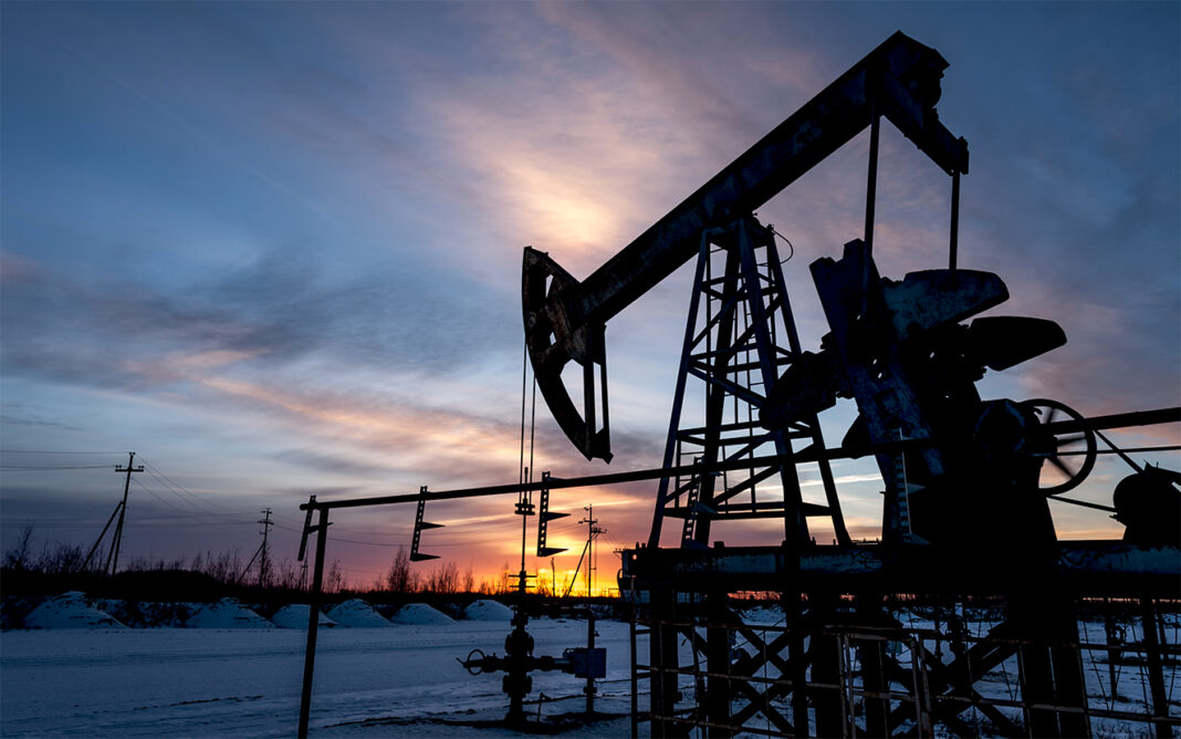 Los precios del petróleo caen debido a la debilidad de la demanda en el mercado