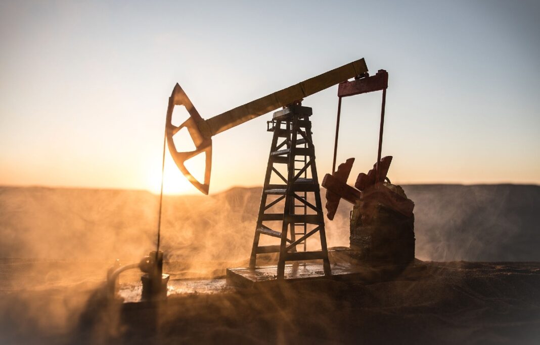 El precio del petróleo percibió una caída del 20 por ciento antes de finalizar el 2020