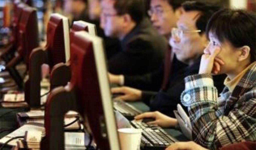 La cifra de personas con acceso a internet en China, se ubica cerca de los mil millones de usuarios. 