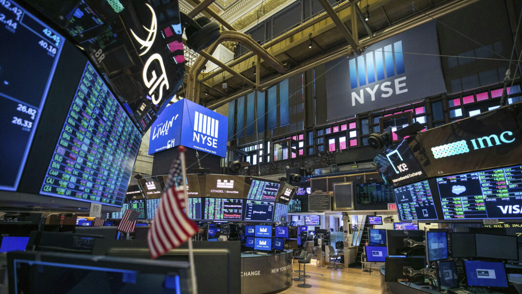 Acciones en Wall Street cierran en números mixtos