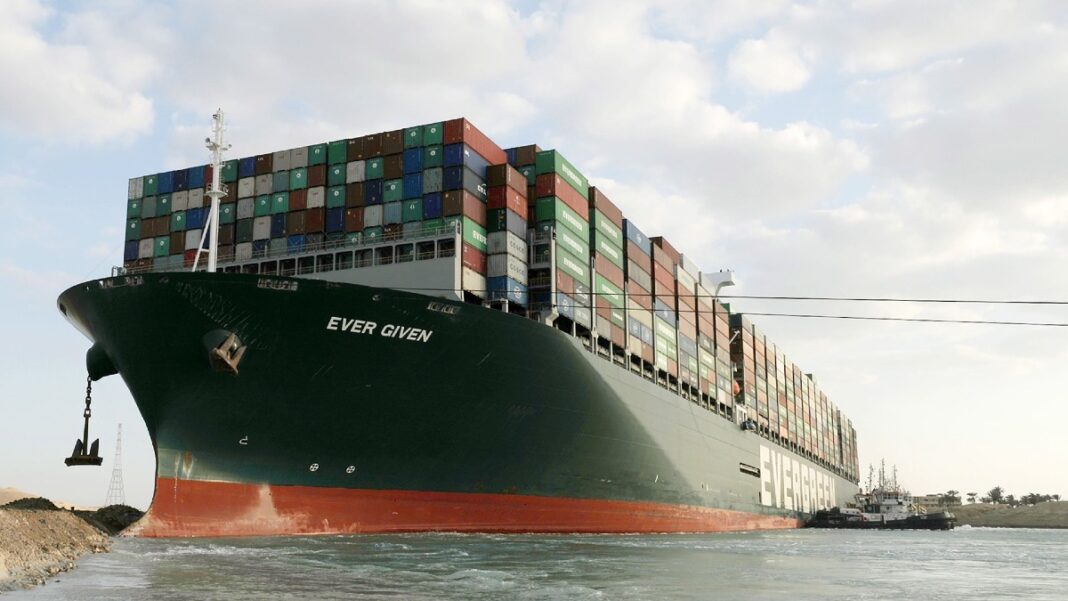 El impacto económico del bloqueo del Canal de Suez se sentirá durante los próximos meses