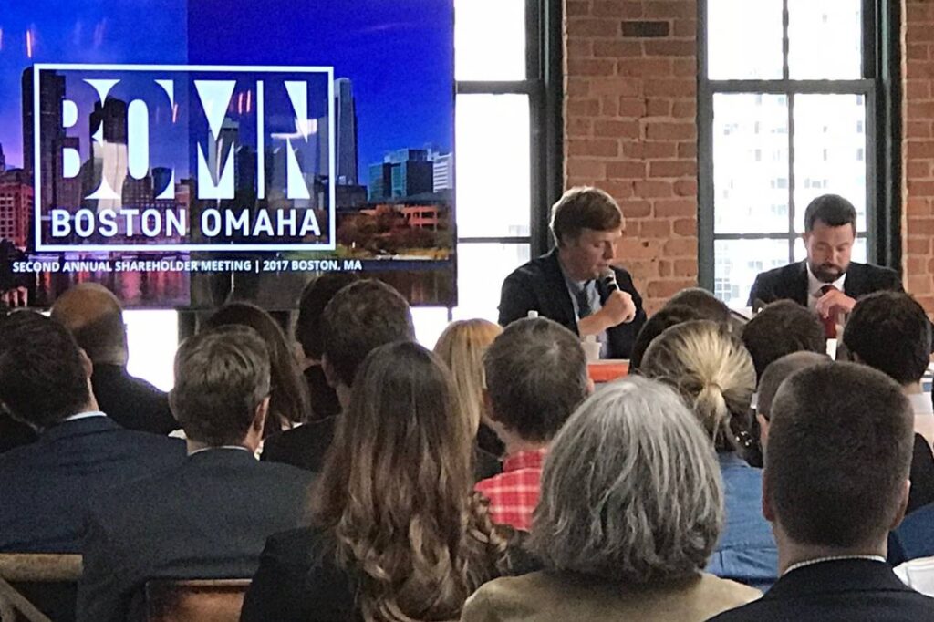 Boston Omaha, la firma de inversión del sobrino nieto de Warren Buffett, supera este año el rendimiento de Berkshire Hathaway. Fuente: Wall Street Journal