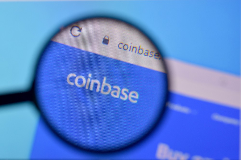 ¿Es buena idea comprar acciones de Coinbase con el precio de Bitcoin abajo?