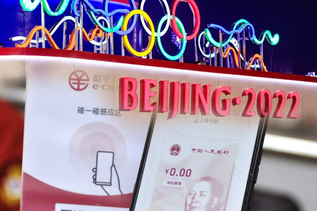 En la inauguración de los Juegos Olímpicos de Invierno, celebrados en China, la CBDC de ese país supero en transacciones procesadas a la gigante de los pagos digitales, Visa. Fuente: EQI
