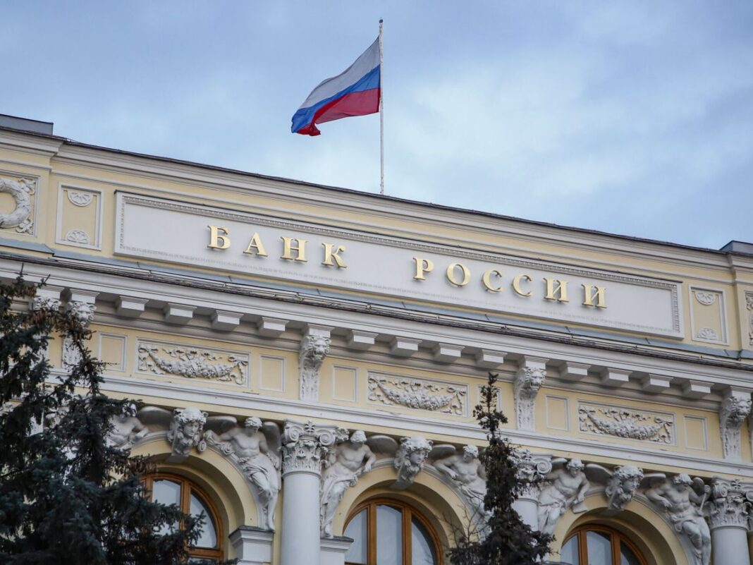 La Bolsa de Moscú aún continúa cerrada, en un esfuerzo por evitar una caída abrupta de las acciones