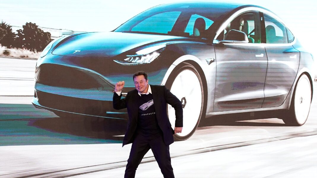 Los accionistas de Tesla siguen las recomendaciones de la junta directiva