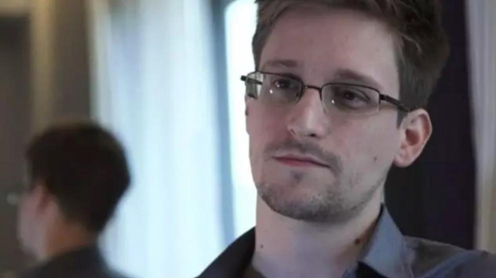 Rusia le otorga la ciudadanía rusa a Edward Snowden