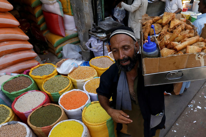 La economía de Pakistán está en crisis y al borde de un colapso